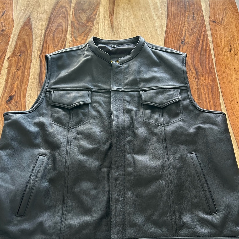 Leatherick Men's 5XL Black Leather Vest motorcycle riding NWOT